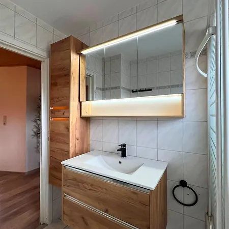 Geraeumige Mit Balkon - Zentral - Kostenloses Parken Lägenhet Würzburg