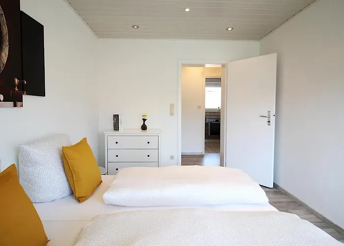 Geraeumige Mit Balkon - Zentral - Kostenloses Parken Appartement Würzburg