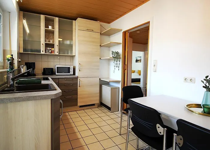 Geraeumige Mit Balkon - Zentral - Kostenloses Parken * Würzburg