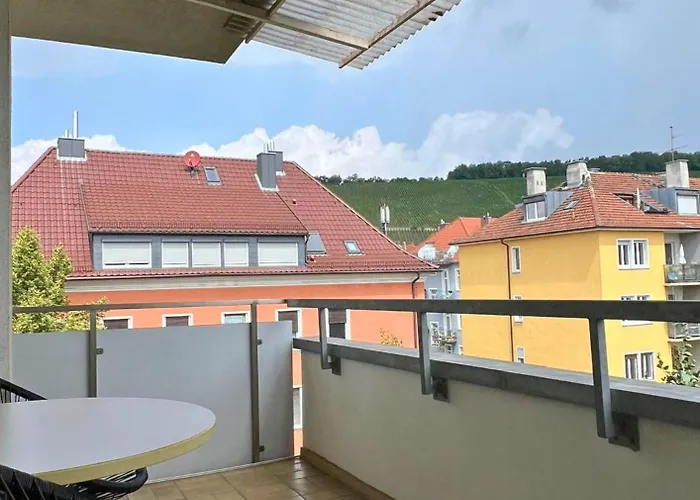 Appartement Geraeumige Mit Balkon - Zentral - Kostenloses Parken *