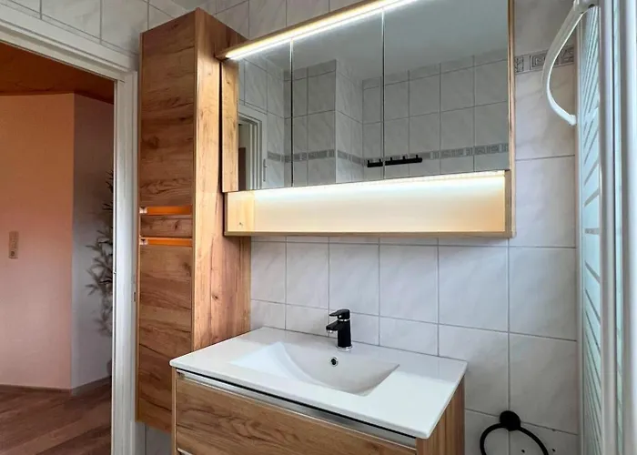 Geraeumige Mit Balkon - Zentral - Kostenloses Parken Appartement Würzburg